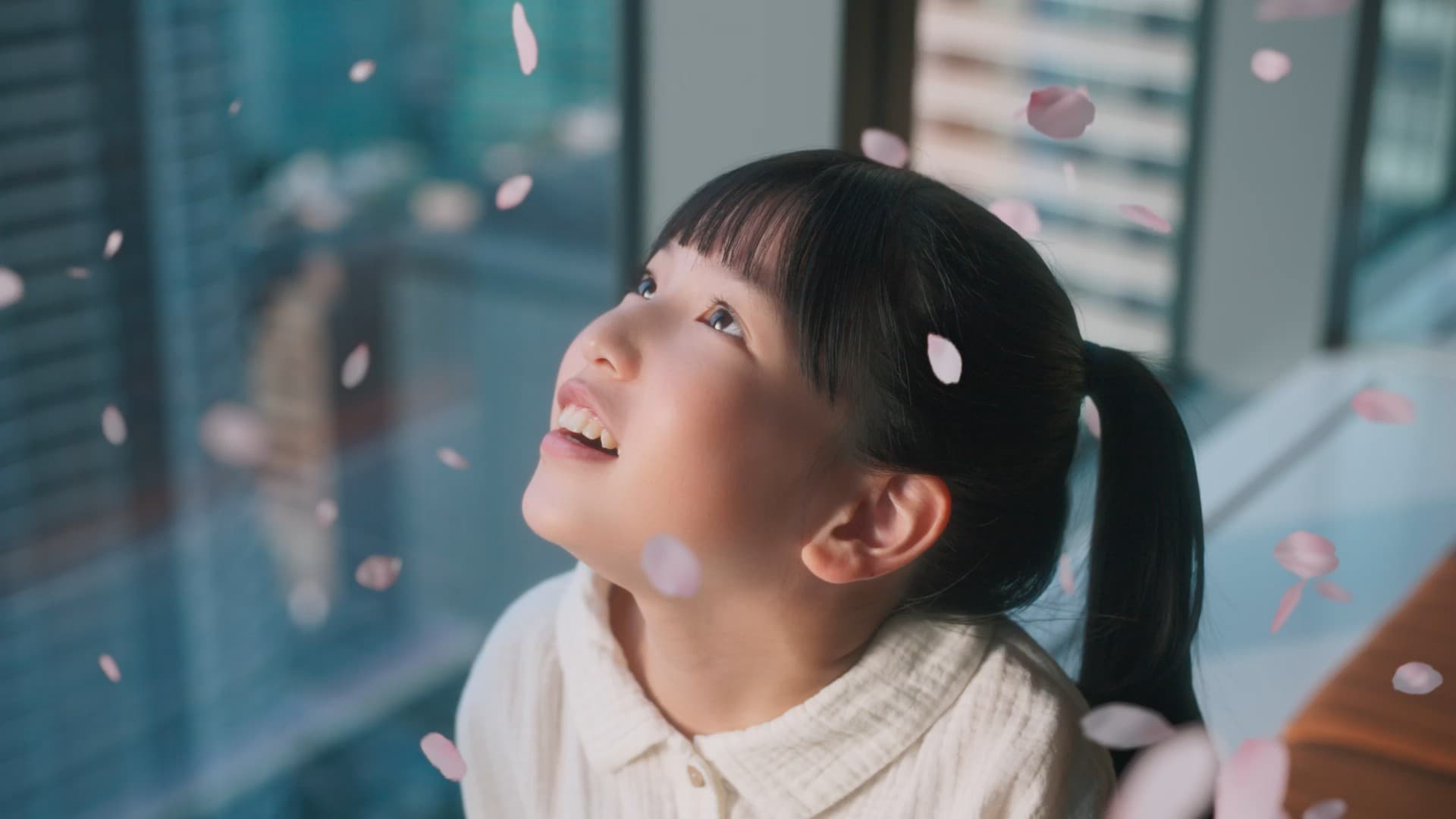 桜十字グループ CM『WELL-BEING FRONTIER篇』 still 2